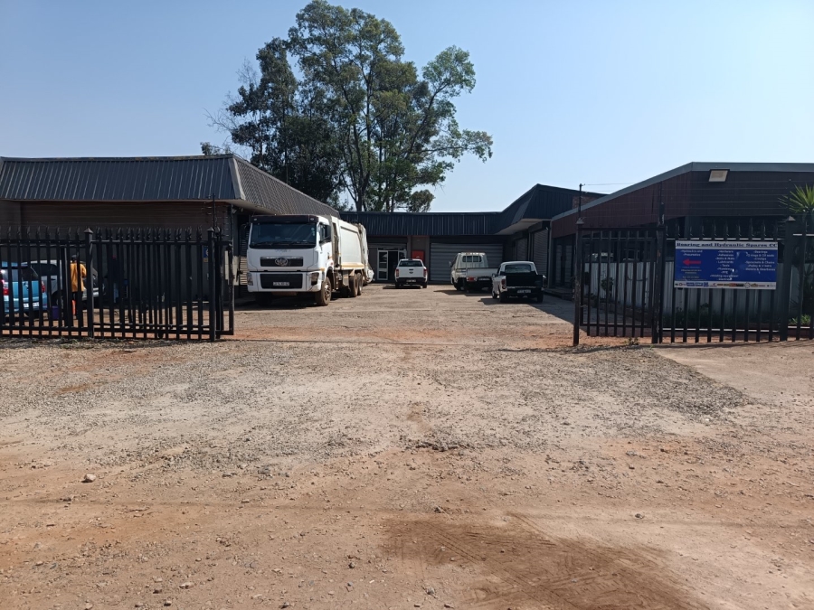 Commercial Property for Sale in Clayville Industria Gauteng