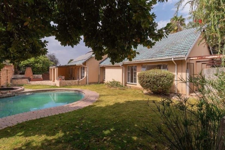 4 Bedroom Property for Sale in Van Riebeeck Park Gauteng