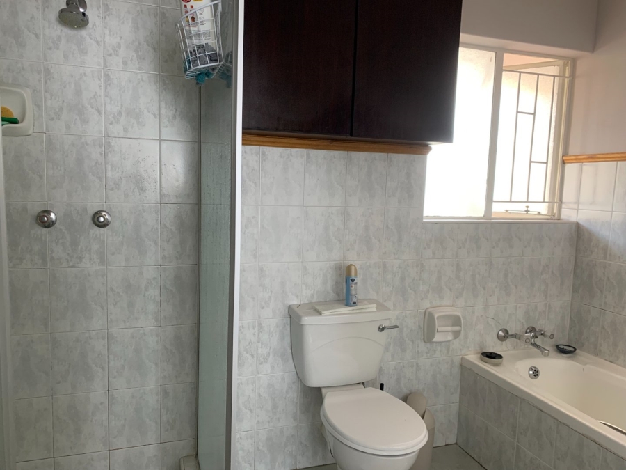To Let 2 Bedroom Property for Rent in Die Hoewes Gauteng
