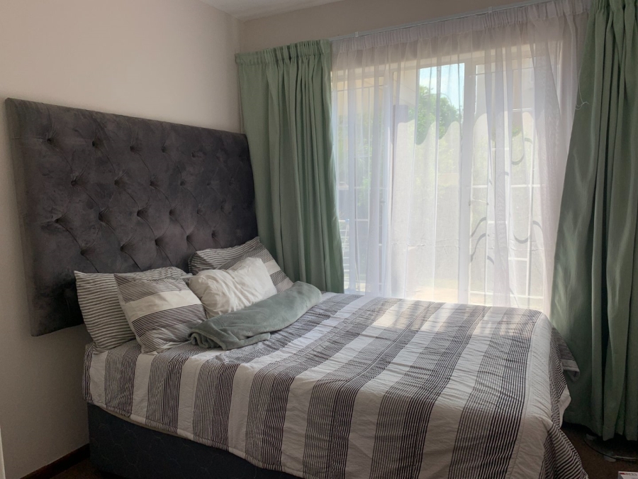 To Let 2 Bedroom Property for Rent in Die Hoewes Gauteng