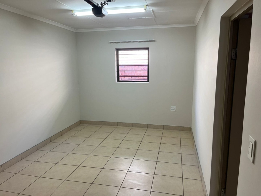 2 Bedroom Property for Sale in Eldoraigne Gauteng