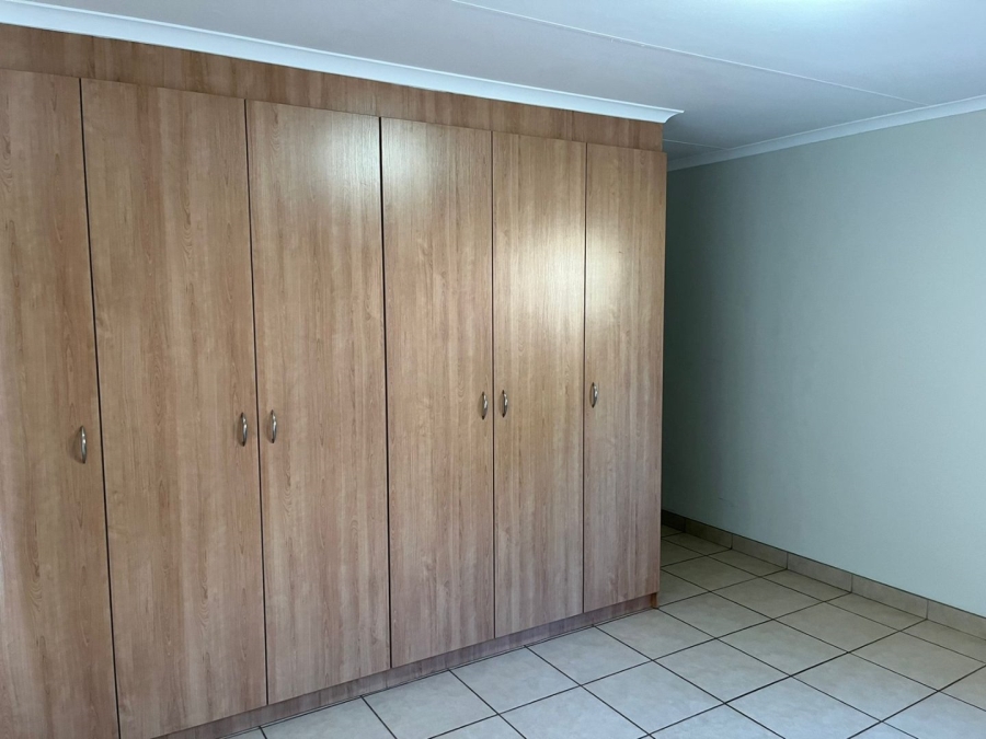 2 Bedroom Property for Sale in Eldoraigne Gauteng