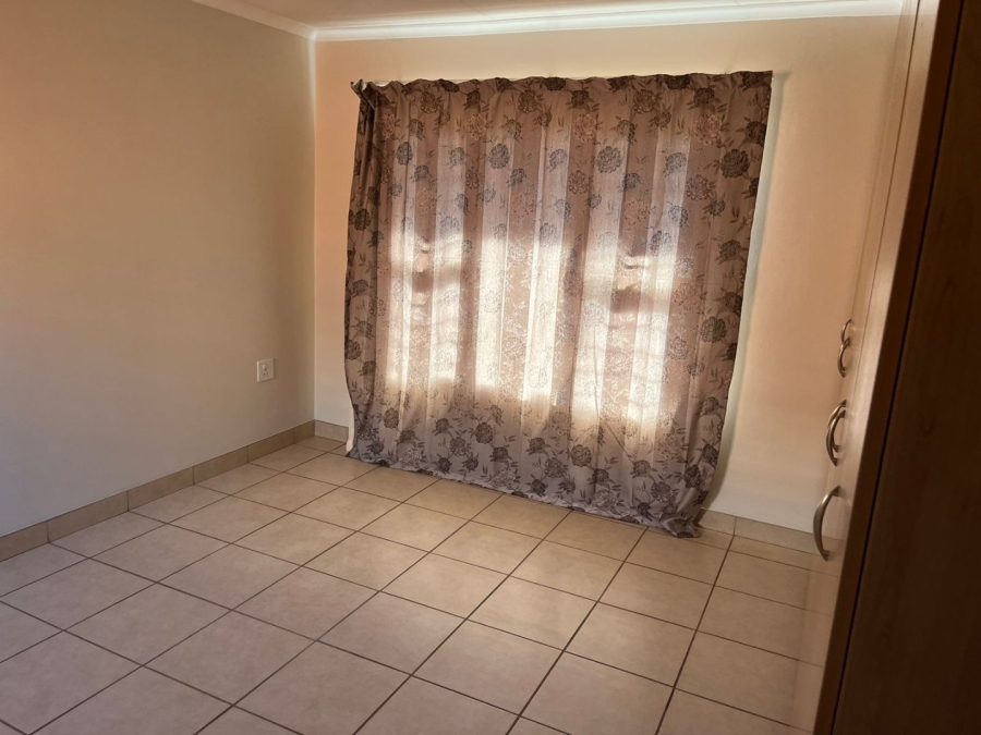 2 Bedroom Property for Sale in Eldoraigne Gauteng