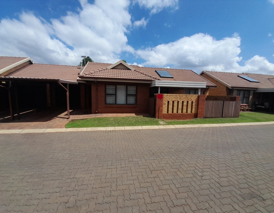 2 Bedroom Property for Sale in Eldoraigne Gauteng