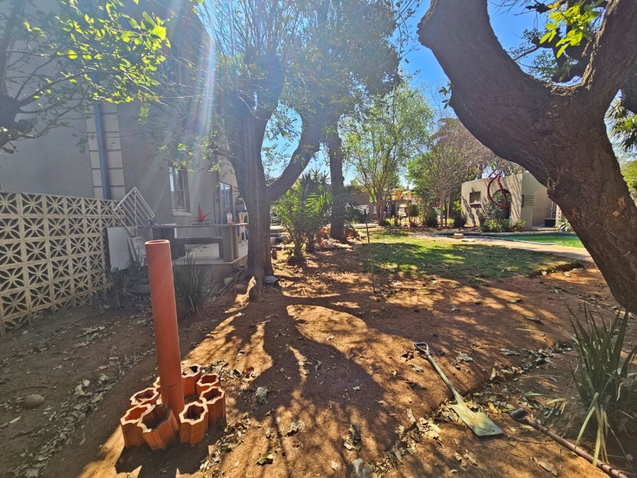 7 Bedroom Property for Sale in Primrose Gauteng