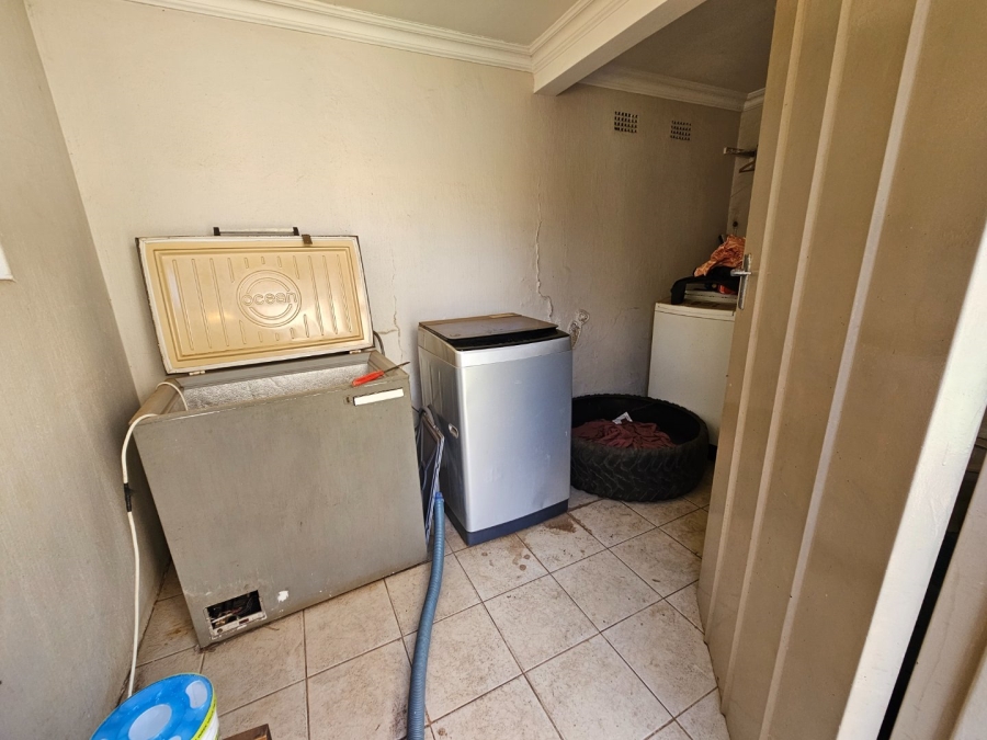 7 Bedroom Property for Sale in Primrose Gauteng