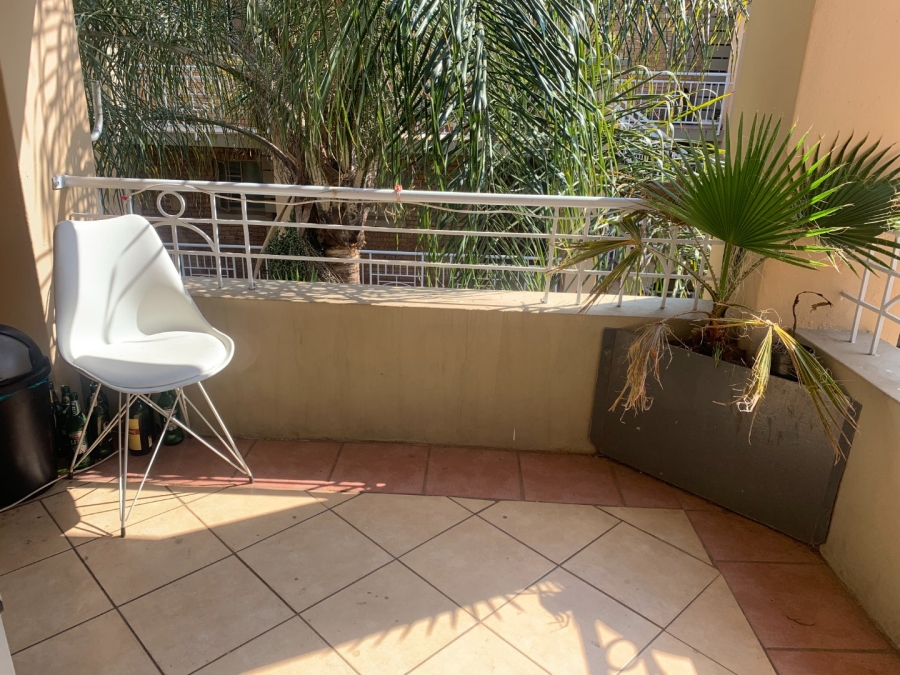 To Let 2 Bedroom Property for Rent in Die Hoewes Gauteng