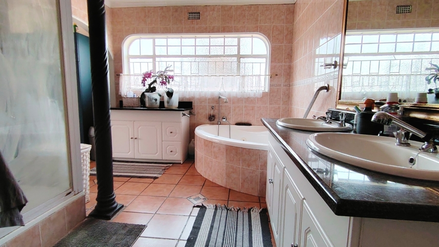 Commercial Property for Sale in Mooilande Gauteng