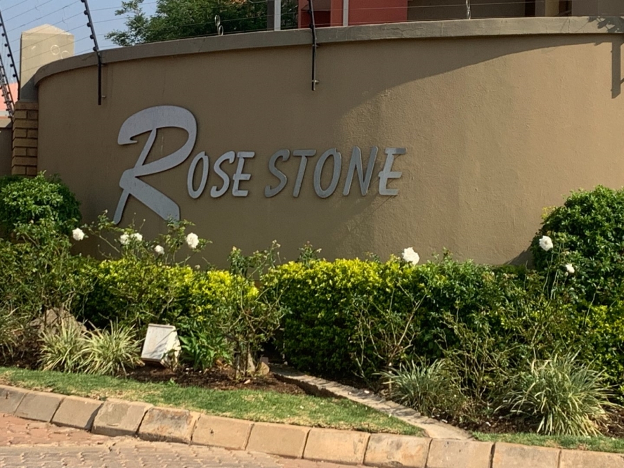 To Let 2 Bedroom Property for Rent in Monavoni Gauteng