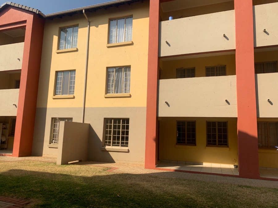 To Let 2 Bedroom Property for Rent in Monavoni Gauteng