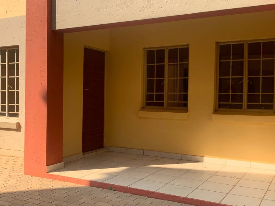 To Let 2 Bedroom Property for Rent in Monavoni Gauteng