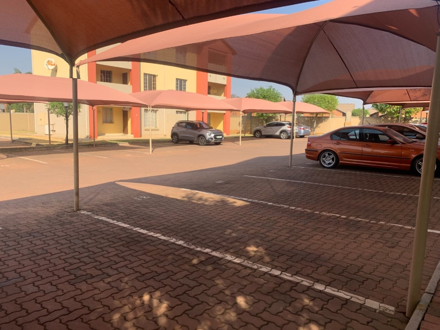 To Let 2 Bedroom Property for Rent in Monavoni Gauteng