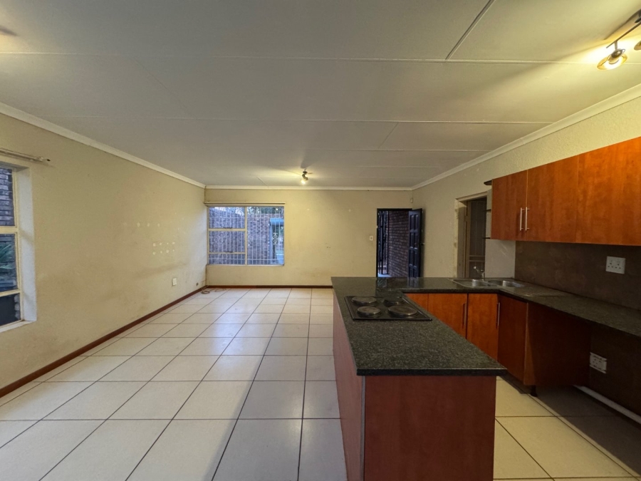 To Let 2 Bedroom Property for Rent in Glen Marais Gauteng