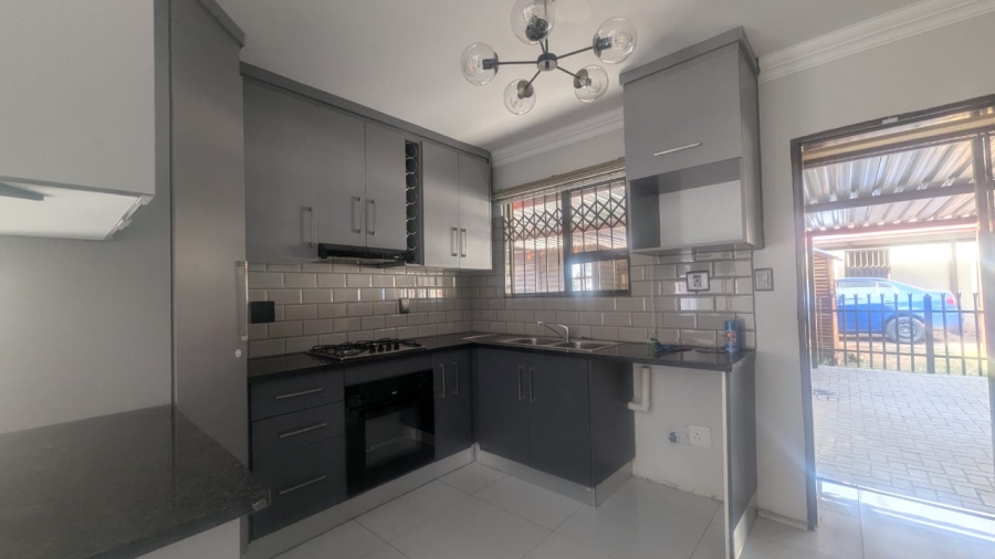 To Let 3 Bedroom Property for Rent in Heatherview Gauteng