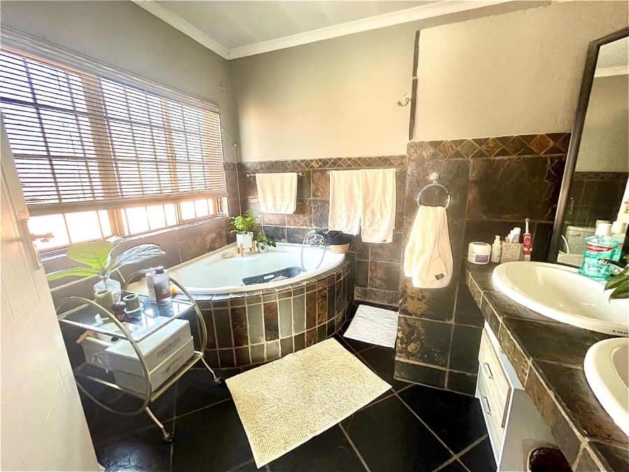 To Let 3 Bedroom Property for Rent in Eldo Manor Gauteng