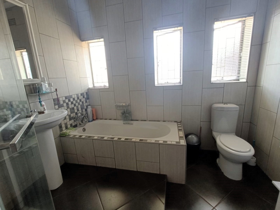 3 Bedroom Property for Sale in Vanderbijlpark CE 1 Gauteng