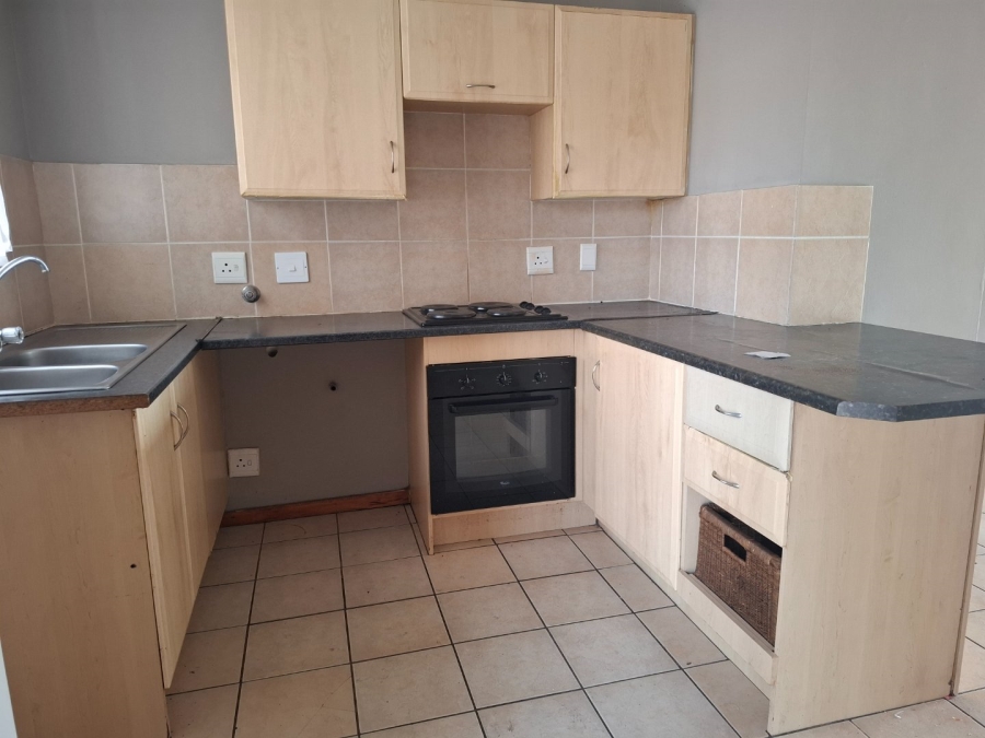 To Let 2 Bedroom Property for Rent in Karenpark Gauteng