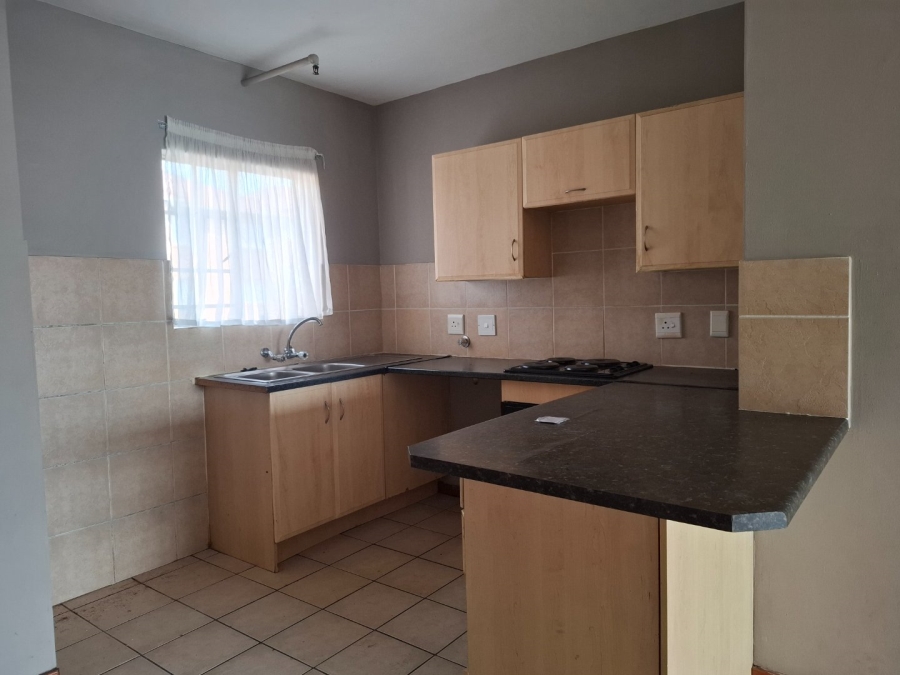 To Let 2 Bedroom Property for Rent in Karenpark Gauteng