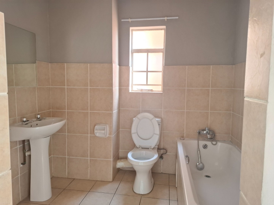 To Let 2 Bedroom Property for Rent in Karenpark Gauteng