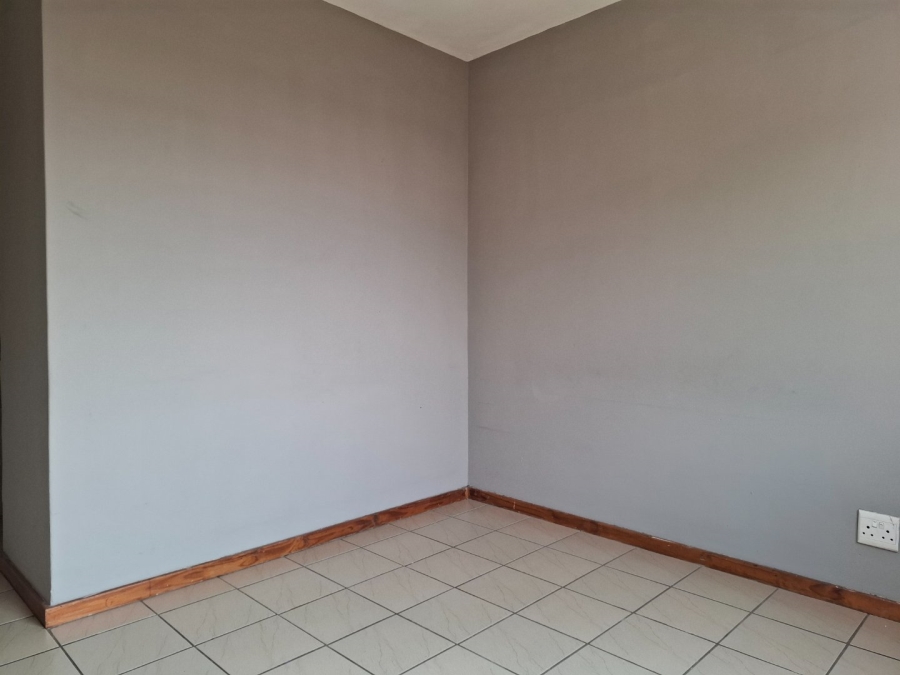 To Let 2 Bedroom Property for Rent in Karenpark Gauteng