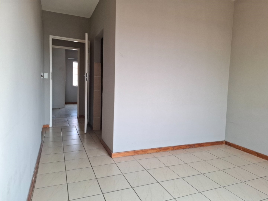 To Let 2 Bedroom Property for Rent in Karenpark Gauteng