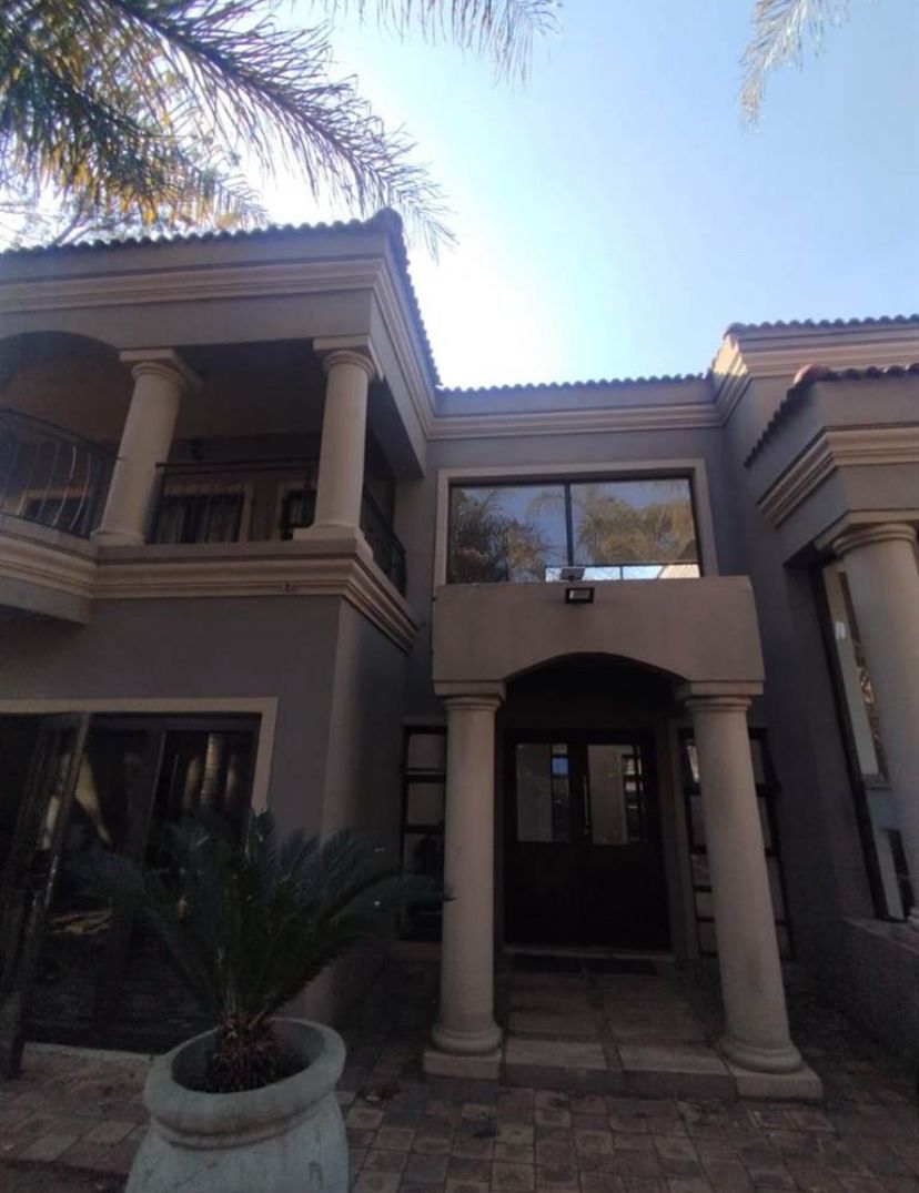 To Let 4 Bedroom Property for Rent in Sandown Gauteng