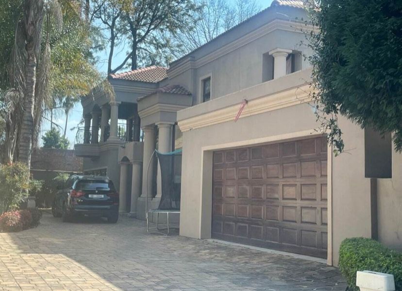 To Let 4 Bedroom Property for Rent in Sandown Gauteng