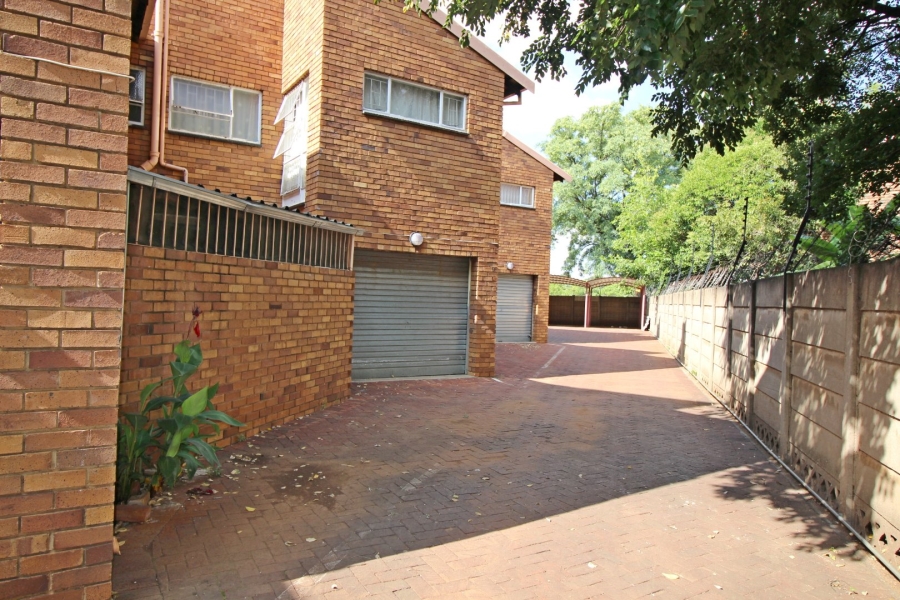 To Let 3 Bedroom Property for Rent in Wierda Park Gauteng