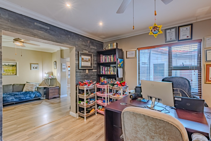 3 Bedroom Property for Sale in Newmark Estate Gauteng