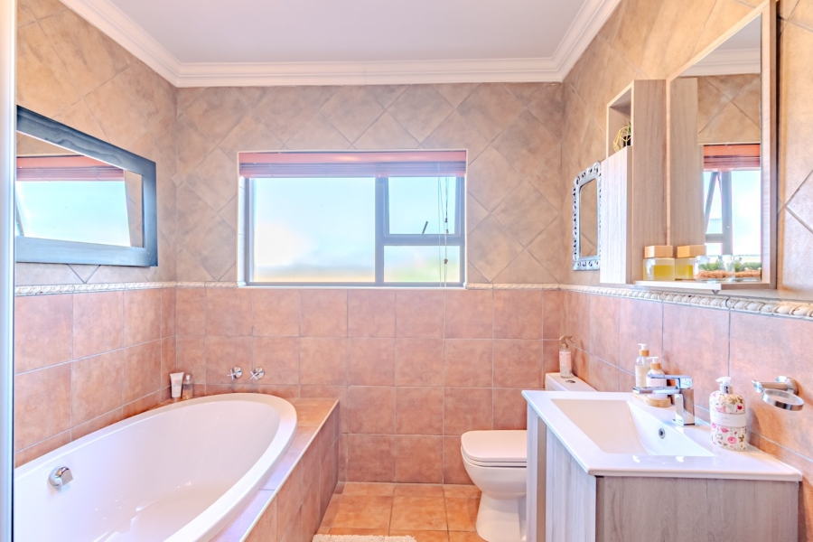 3 Bedroom Property for Sale in Newmark Estate Gauteng