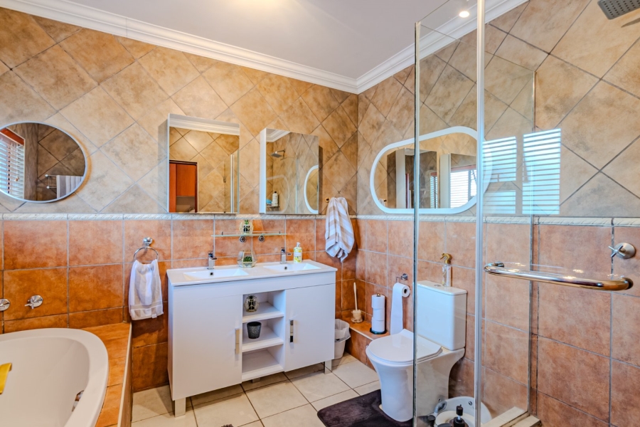 3 Bedroom Property for Sale in Newmark Estate Gauteng