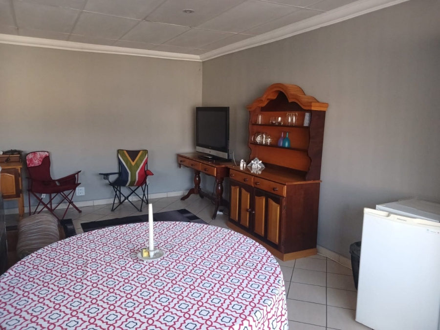 To Let 1 Bedroom Property for Rent in Brackenhurst Gauteng