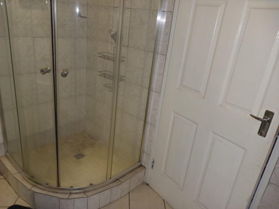 To Let 1 Bedroom Property for Rent in Brackenhurst Gauteng