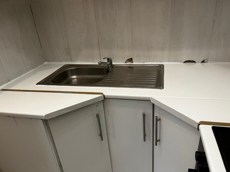 1 Bedroom Property for Sale in Crystal Park Gauteng