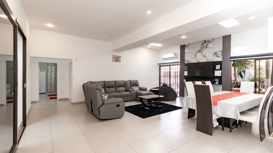 3 Bedroom Property for Sale in Bassonia Gauteng