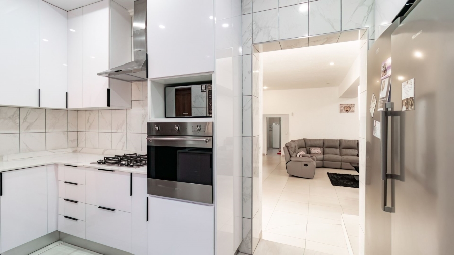 3 Bedroom Property for Sale in Bassonia Gauteng