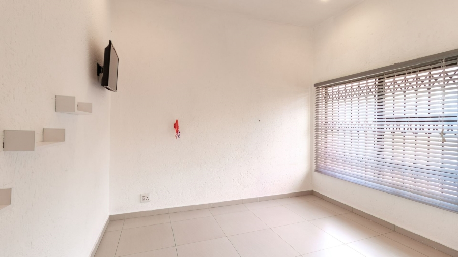 3 Bedroom Property for Sale in Bassonia Gauteng