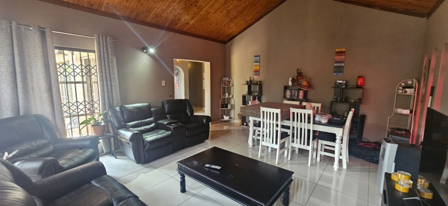 To Let 3 Bedroom Property for Rent in Eldoraigne Gauteng