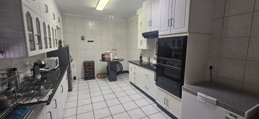 To Let 3 Bedroom Property for Rent in Eldoraigne Gauteng