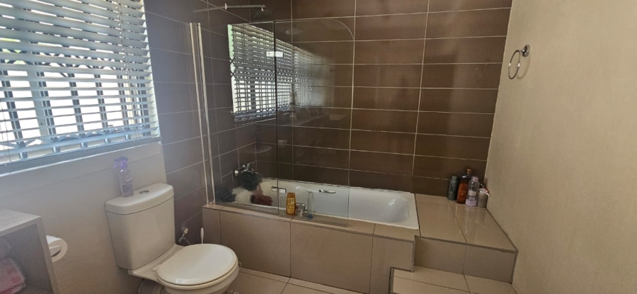 To Let 3 Bedroom Property for Rent in Eldoraigne Gauteng