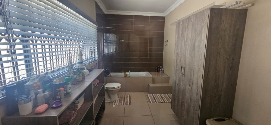 To Let 3 Bedroom Property for Rent in Eldoraigne Gauteng