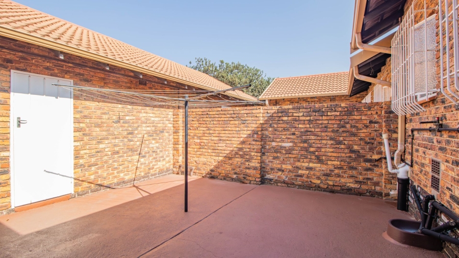 3 Bedroom Property for Sale in Highway Gardens Gauteng