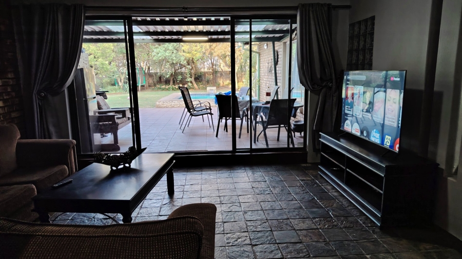 5 Bedroom Property for Sale in Eldoraigne Gauteng