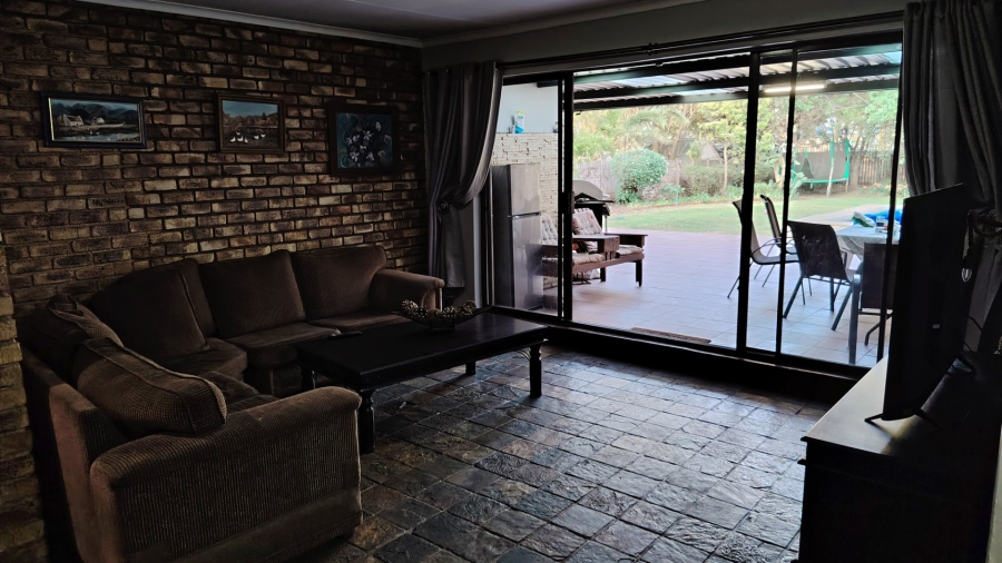 5 Bedroom Property for Sale in Eldoraigne Gauteng