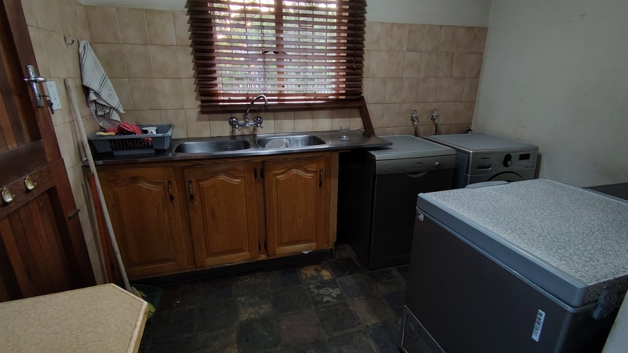 5 Bedroom Property for Sale in Eldoraigne Gauteng