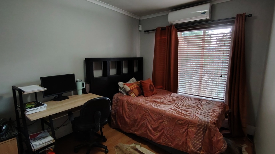 5 Bedroom Property for Sale in Eldoraigne Gauteng