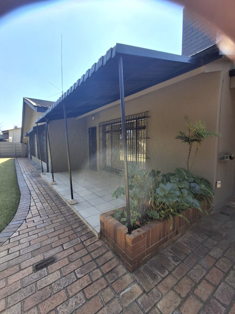 3 Bedroom Property for Sale in Northmead Gauteng