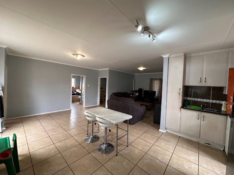 2 Bedroom Property for Sale in Hesteapark Gauteng