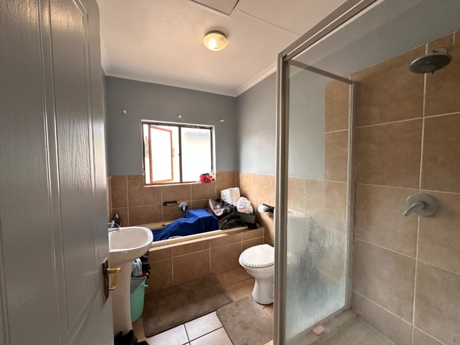 2 Bedroom Property for Sale in Hesteapark Gauteng