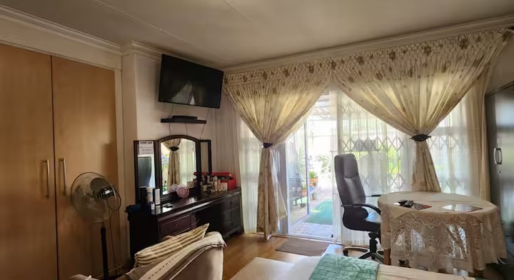 2 Bedroom Property for Sale in Woodmead Gauteng